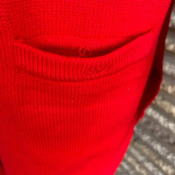 Carlisle Sport Red Lambswool Cardigan Sweater  Size Small Gold Buttons - Picture 7 of 9